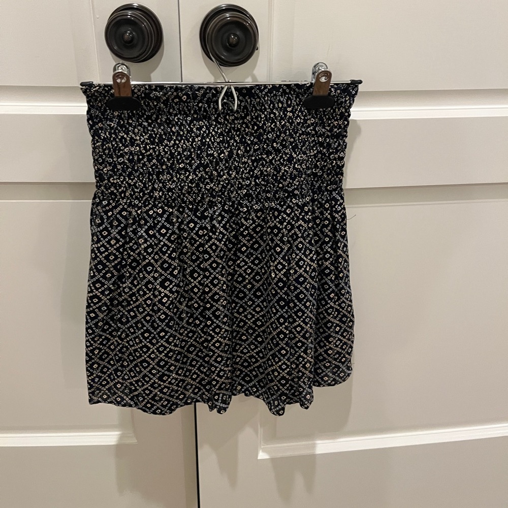 Loft mini skirt, size small, navy with pattern
